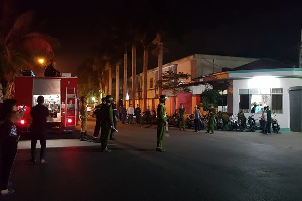 Cháy nhà máy ép nhựa, 4 công nhân bỏng nặng